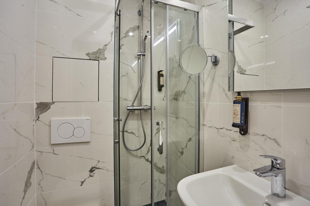 Hotel Lux Picpus Paris Bagian luar foto